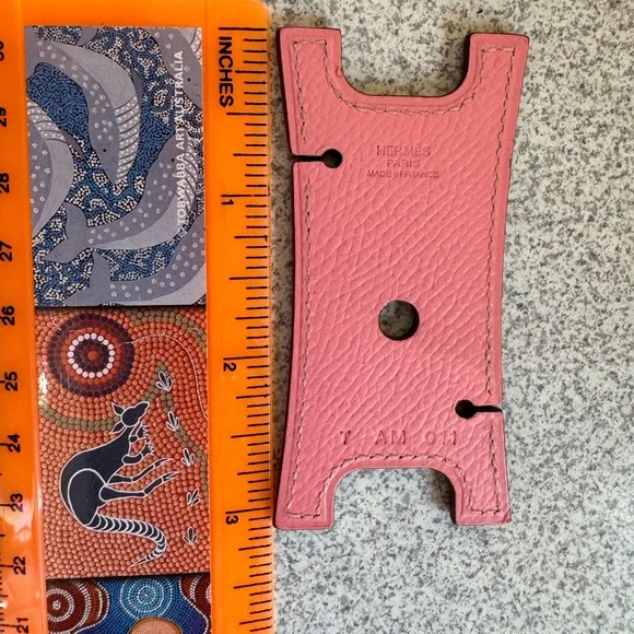 **SOLD**. Hermes earphones cable holder - Picture 4 of 5